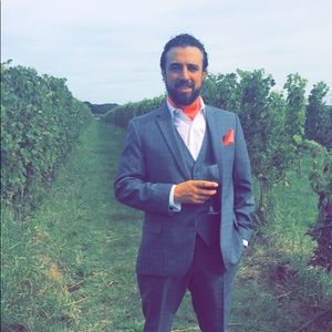 Meet your Posher, Aniello